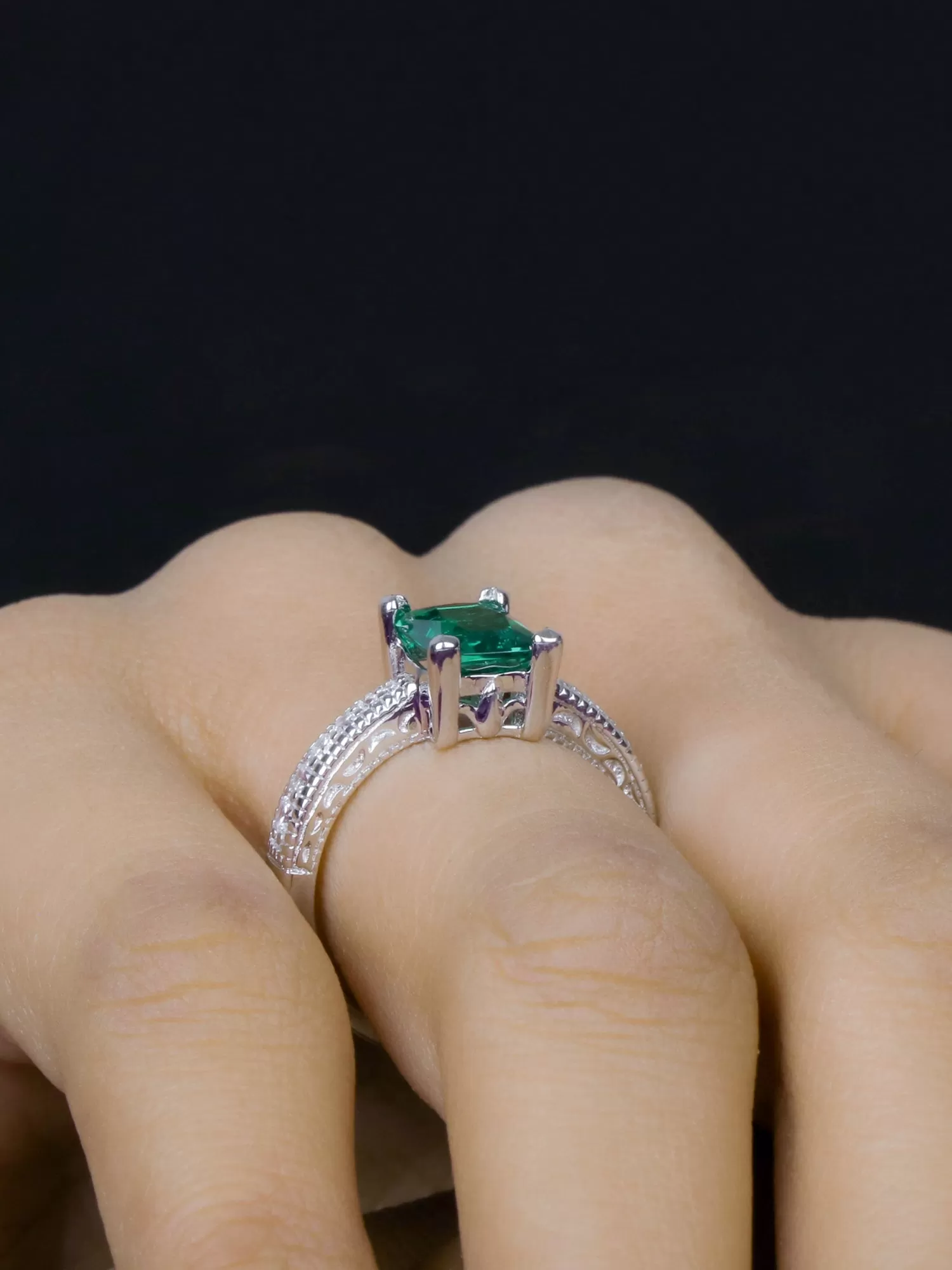 1.5 Ct Green Emerald Solitaire Ring in 925 Silver