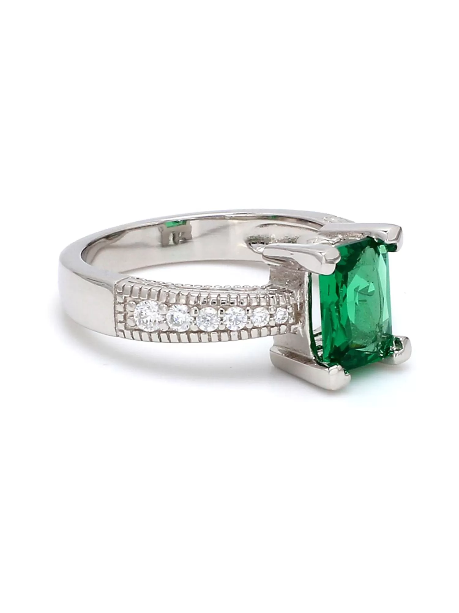 1.5 Ct Green Emerald Solitaire Ring in 925 Silver