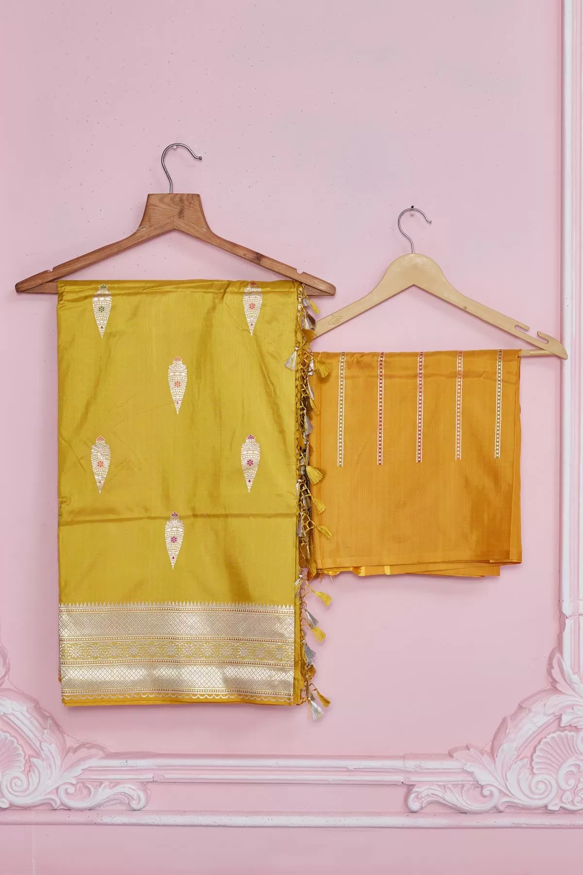 92A192 Yellow Banarasi Saree with Zari Minakari Buta