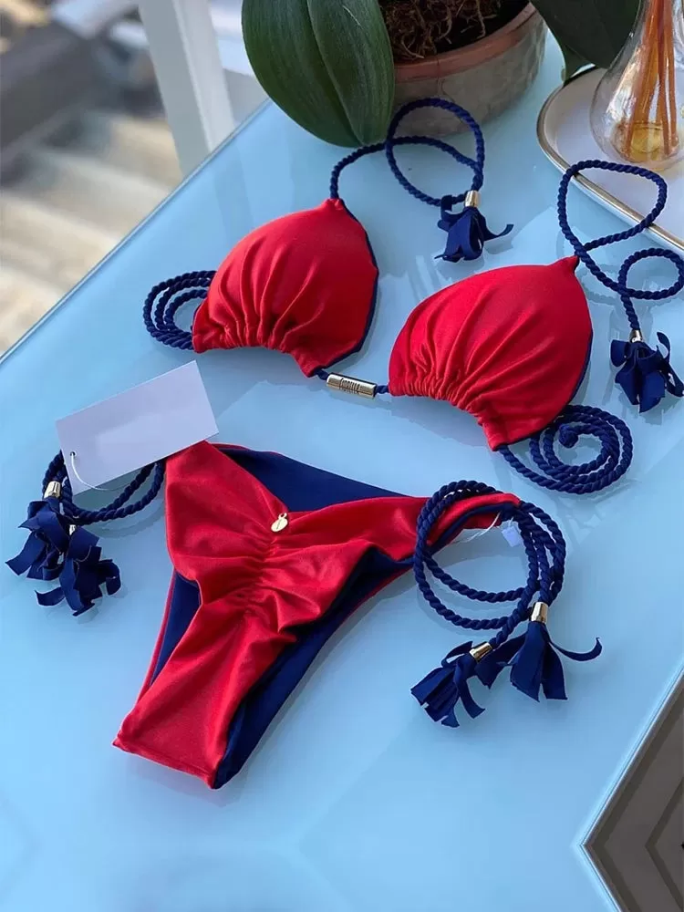 Aurora Neckholder-Bikini mit Quasten und seitlichem Bindeband