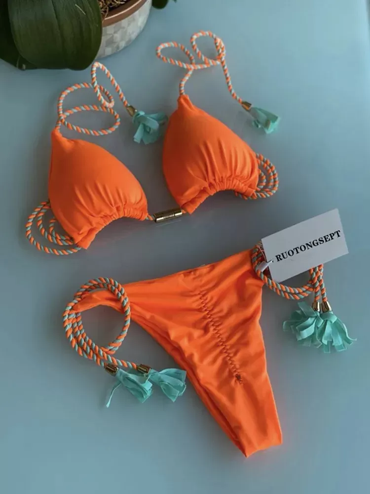 Aurora Neckholder-Bikini mit Quasten und seitlichem Bindeband