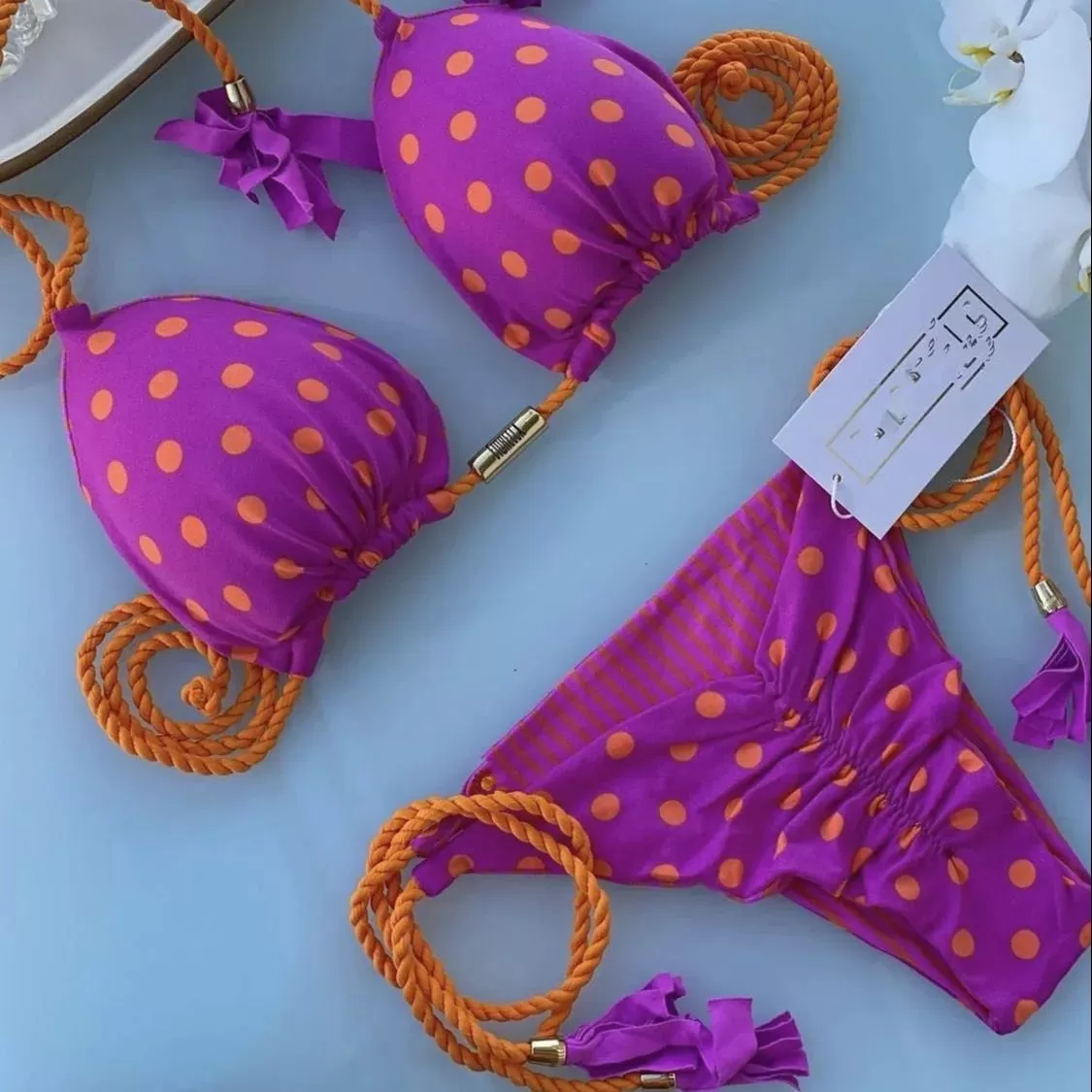 Aurora Neckholder-Bikini mit Quasten und seitlichem Bindeband