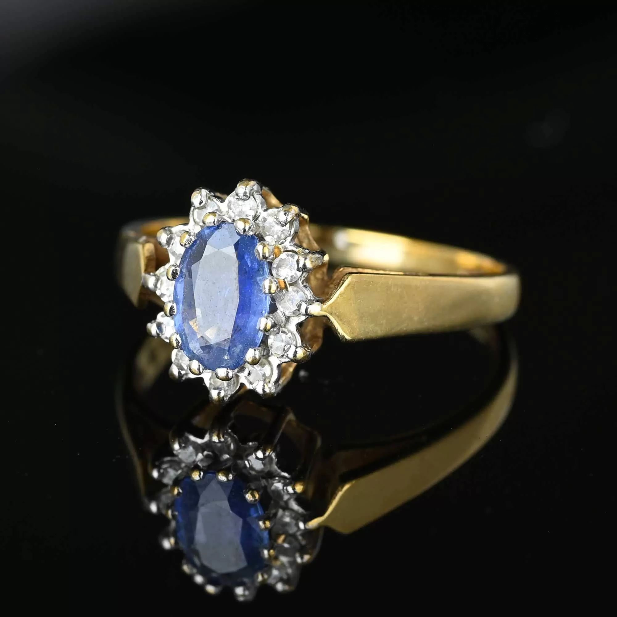 Diamond Cluster Halo Ceylon Sapphire Ring in Gold