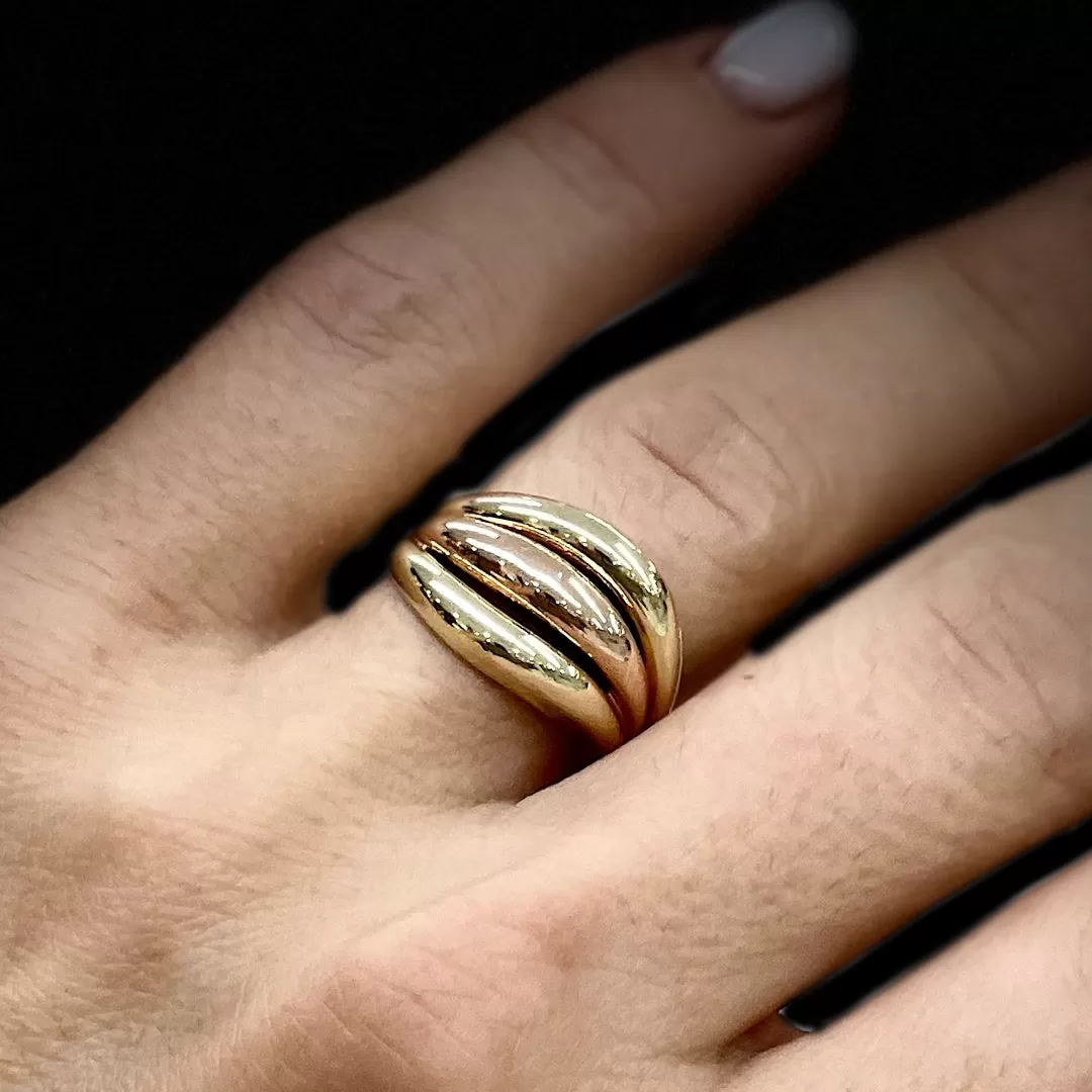 Ladies 14K Yellow Gold Waved Band Ring