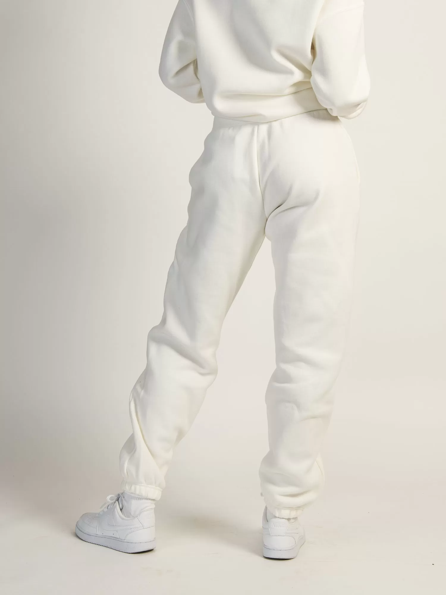 NIKE SPORTSWEAR PHOENIX OVERSIZED SWEATPANTS