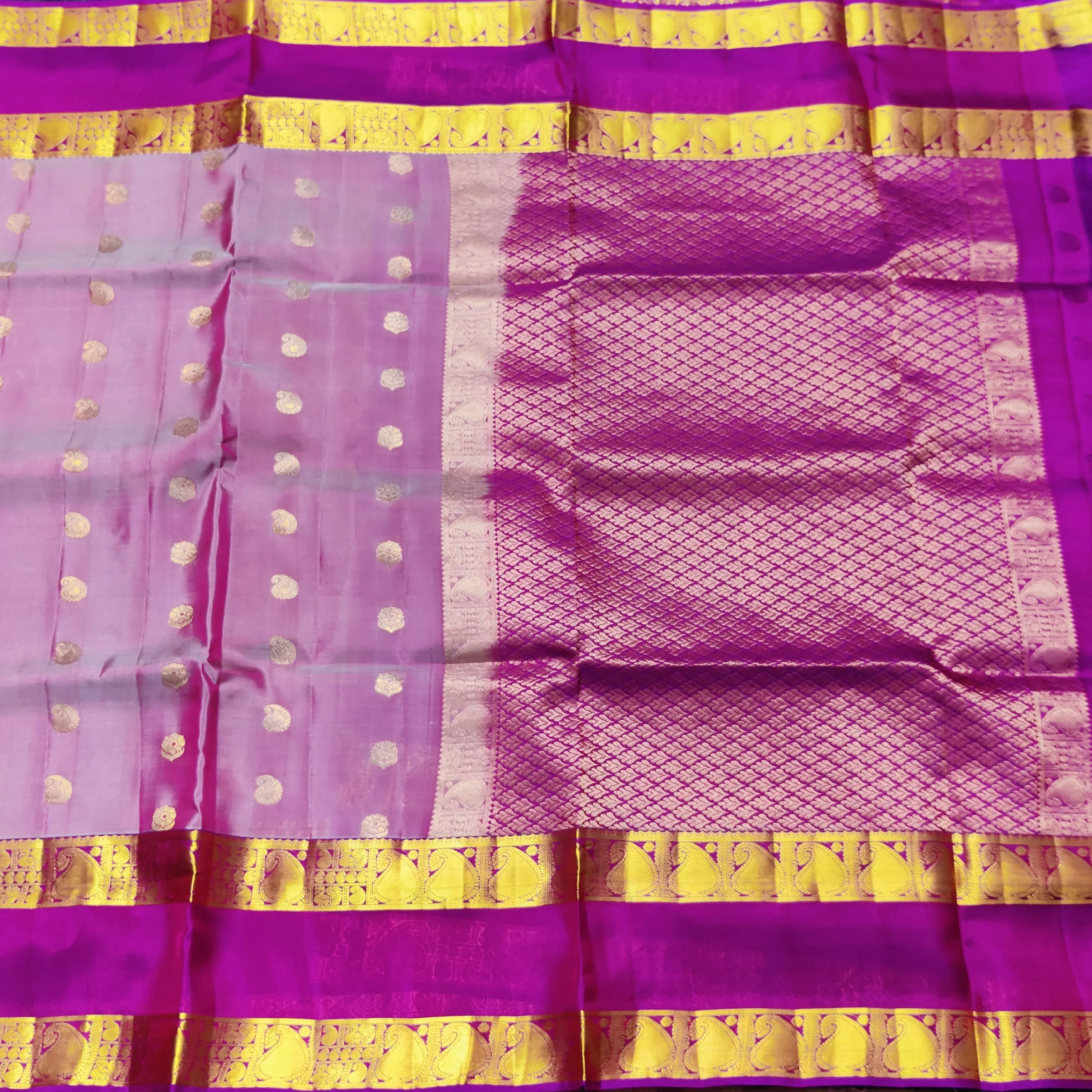 Samudrika Pattu saree - SFT07