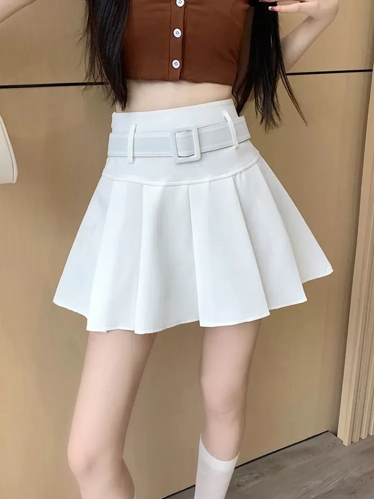 Sweet Pleated Mini-Skirt With Belt